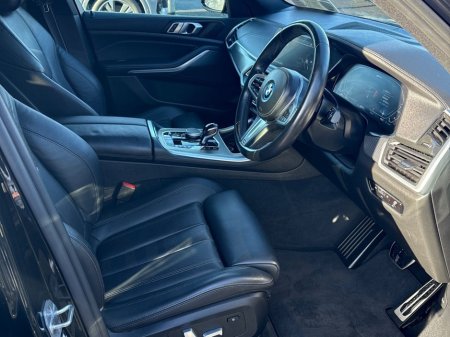 2022 BMW X5 xDrive45e M Sport €65,950 thumbnail