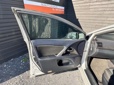 2009 Toyota Avensis - thumbnail 14