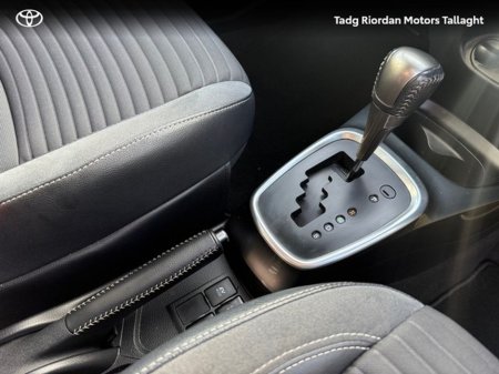 2016 Toyota Yaris - thumbnail 15