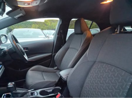 2020 Toyota Corolla HYBRID LUNA SPORT 4DR AUTO €20,995 thumbnail