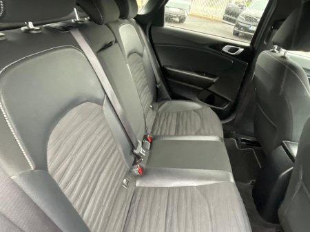2022 Kia Ceed - thumbnail 8