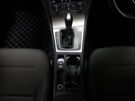 2017 Volkswagen Golf 1.2 TSI COMFORTLINE €16,450 thumbnail