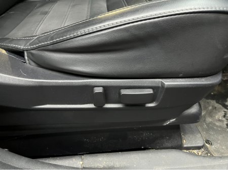 2018 Mitsubishi Outlander €19950! 2018 MITSUBISHI OUTLANDER PHEV G 2.4 AUTOMATIC / CRUISE CONTROL / 360° PARKING CAMERA / ELECTRIC HEATED SEATS / HEATED STEERING WHEEL / PADDLE SHIFTERS €19,950 thumbnail