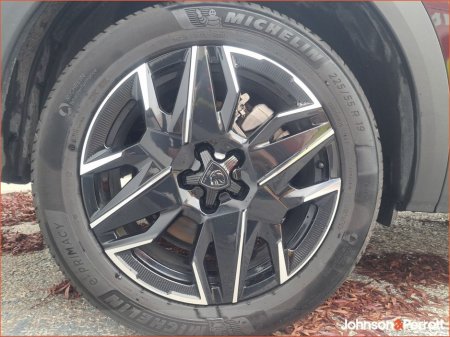 2025 Peugeot 5008 1.2 Hybrid 136bhp E-DCS6 Allure €46,750 thumbnail