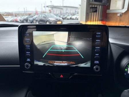 2023 Toyota Yaris Cross HYBRID LUNA €27,950 thumbnail