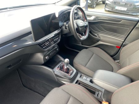 2022 Ford Focus - view 2