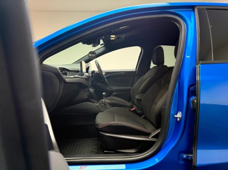 2021 Ford Focus - thumbnail 14