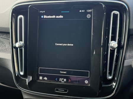 2022 Volvo XC40 - thumbnail 15