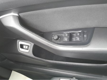 2016 Volkswagen Passat - thumbnail 27