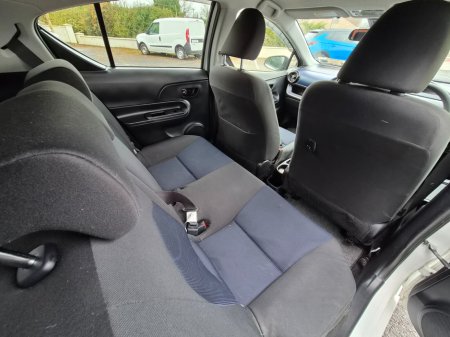 2016 Toyota Aqua - thumbnail 8