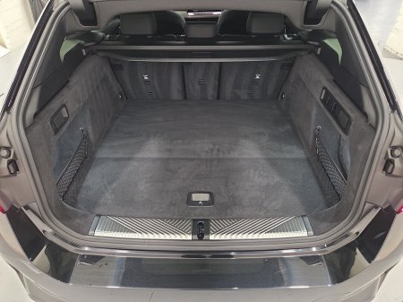 2025 BMW 5 Series 530 E M Sport Auto 530 e M Sport 530 e eDrive 22.1 kWh PHEV 299 184BHP /135 kw Auto Start/Stop thumbnail