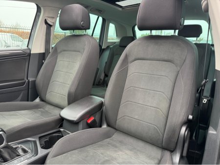 2021 Volkswagen Tiguan - thumbnail 18