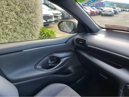 2021 Toyota Yaris - thumbnail 15