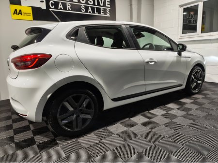 2022 Renault Clio - thumbnail 9