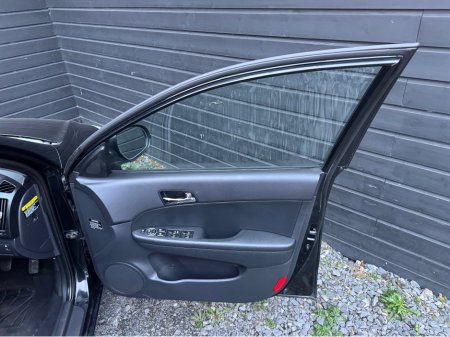 2010 Hyundai i30 - thumbnail 15