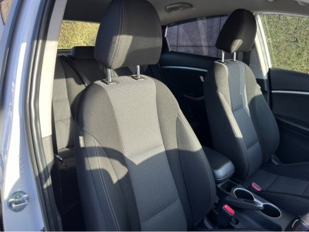 2015 Hyundai i30 - thumbnail 11