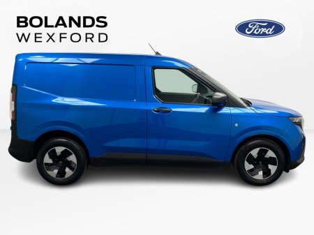 2026 Ford Transit Courier - thumbnail 4