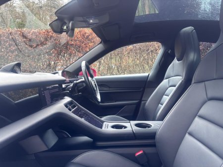 2021 Porsche Taycan - thumbnail 19