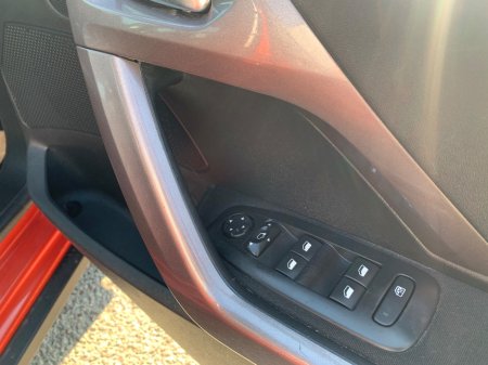 2016 Peugeot 2008 - thumbnail 10