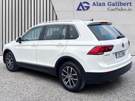 2017 Volkswagen Tiguan - thumbnail 2