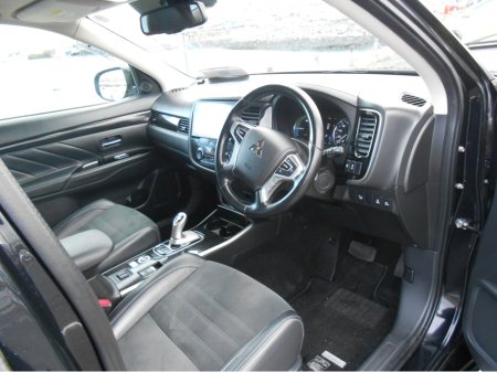 2017 Mitsubishi Outlander PHEV Intense €18,995 thumbnail