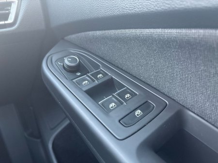 2024 Volkswagen Golf 1.0 TSI 110HP Life €24,975 thumbnail