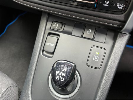 2016 Toyota Auris - thumbnail 16