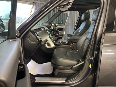 2021 Land Rover Range Rover 2.0 PHEV Vogue €57,950 thumbnail