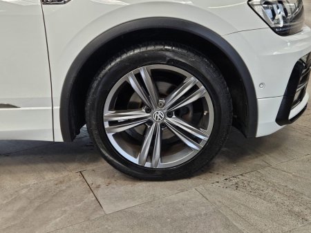 2017 Volkswagen Tiguan - thumbnail 8