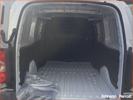 2025 Opel Combo Komfort 2300 L2H1 1.5 (100PS) €21,500 thumbnail