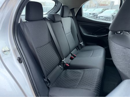 2023 Toyota Yaris 1.5 HYBRID LUNA..rear camera..warranty includedd €16,950 thumbnail