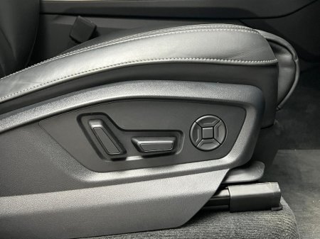 2024 Audi Q7 S LINE 55 TFSI E QUATTRO €84,990 thumbnail