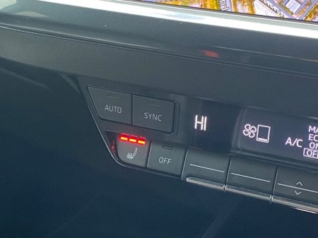 2023 Audi Q4 e-tron 40 S-Line Auto EV €34,900 thumbnail