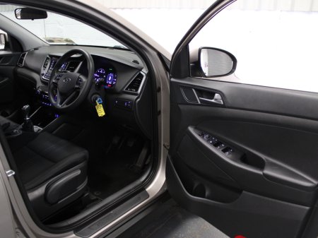 2017 Hyundai Tucson - thumbnail 23