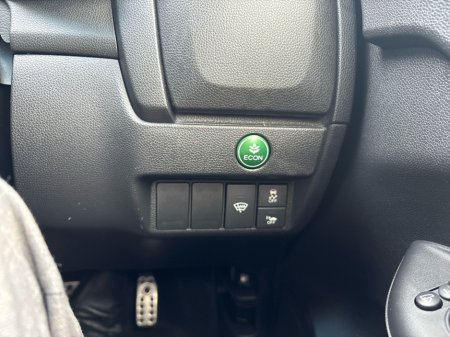 2017 Honda Fit 1.5L Petrol Hybrid Automatic €13,950 thumbnail