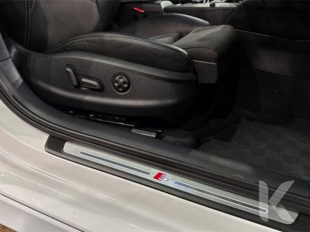 2018 Audi A3 1.4 AUTOMATIC - ALLOY WHEELS - MULTI FUNCTION STEERING WHEEL - CRUISE CONTROL - ELECTRIC SEATS - €22,950 thumbnail