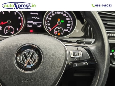 2016 Volkswagen Golf 1.4 TSI Highline, Automatic, Reversing camera €15,995 thumbnail