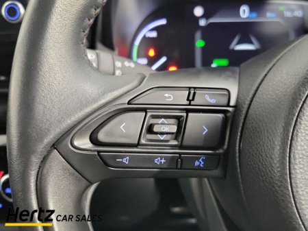 2023 Toyota Yaris - thumbnail 23