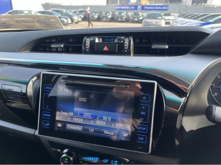 2017 Toyota Hilux - thumbnail 19