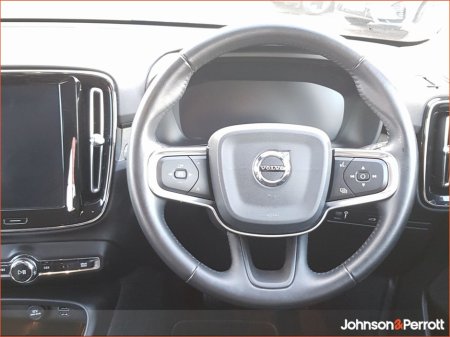 2020 Volvo XC40 - thumbnail 9