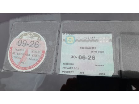 2018 Peugeot 208 - thumbnail 13