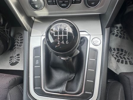 2017 Volkswagen Passat - thumbnail 31