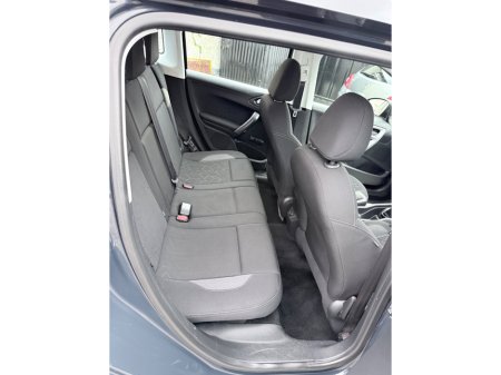 2017 Peugeot 2008 - thumbnail 18