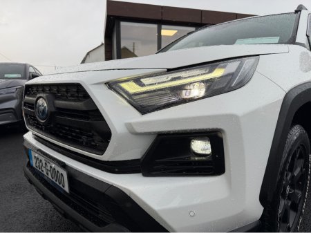 2023 Toyota Rav4 - thumbnail 18