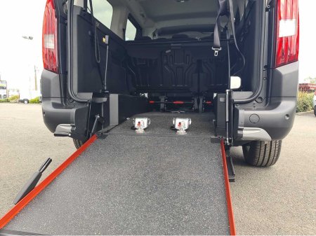 2026 Peugeot Rifter Allure Horizon RS/RS Plus/RE Wheelchair Accessible Taxi €61,950 thumbnail