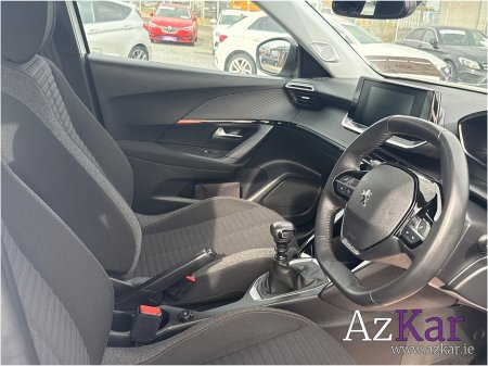 2022 Peugeot 2008 - thumbnail 13