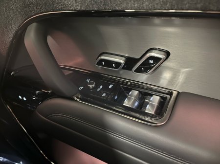 2025 Land Rover Range Rover Sport - thumbnail 4