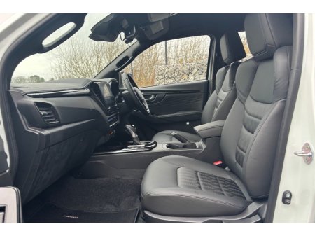 2025 Isuzu D-MAX V-CROSS DCB €48,851 thumbnail