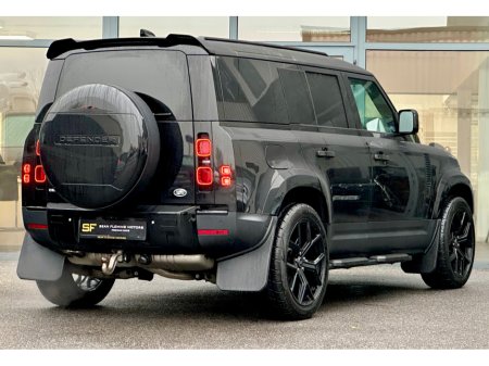 2022 Land Rover Defender ++LOW KM++ 3 SEATS / PLUS VAT €53,000 thumbnail