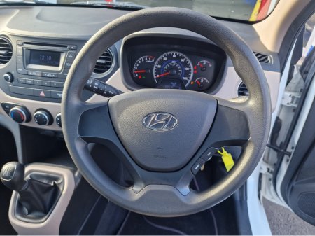 2016 Hyundai i10 S AIR **GREAT STARTER CAR** €7,450 thumbnail